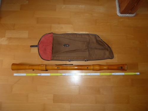 Sehr große flöte bassflöte - sehr,