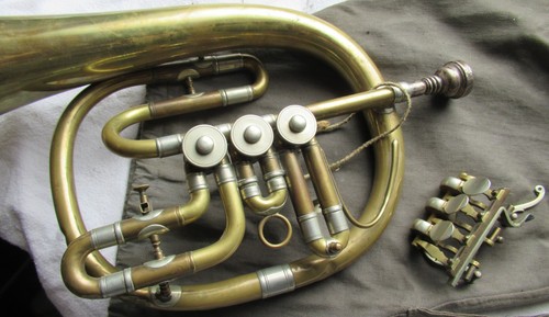 Antikes blasinstrument - antikes,